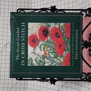 The Secret Garden in Cross Stitch‎